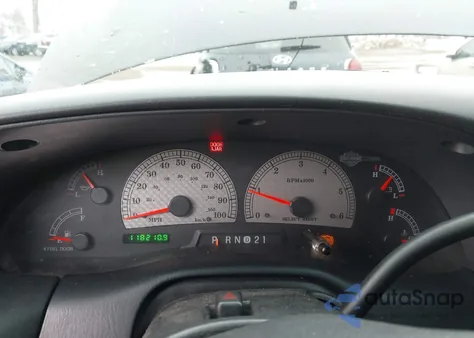 2001 Ford F-150 Harley-Davidson Edition/King Ranch Edition/Lariat/Xlt from USA, damaged, VIN 1FTRW07L01KA63658